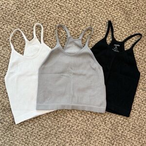 Amazon - Women's 3-Pack Seamless Rib-Knit Camisole Crop Tank Tops - M/L